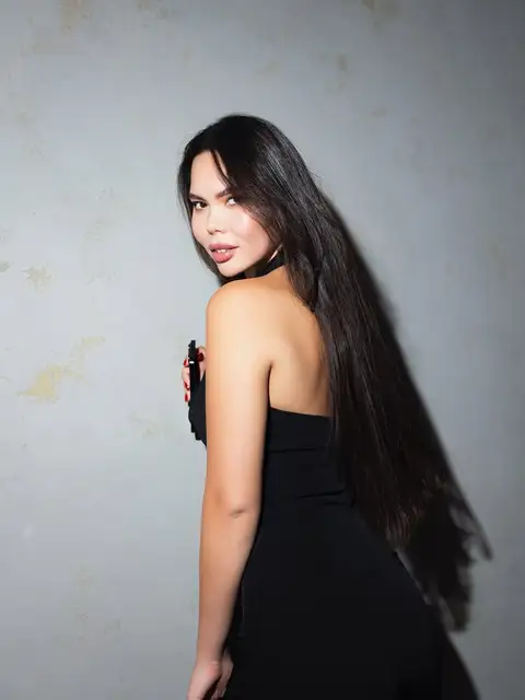 Adeline escort in London