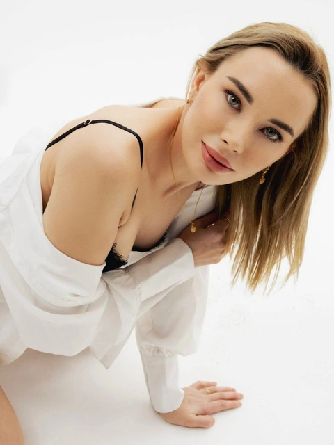 Akulina escort in London