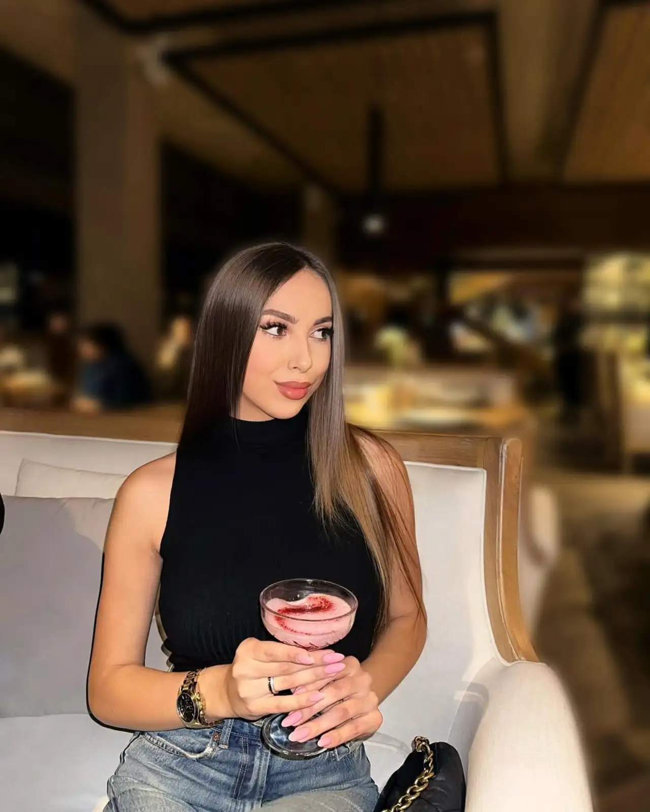 Alessia escort in London