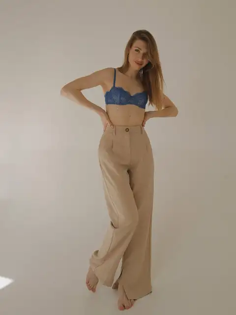 Alice escort in London
