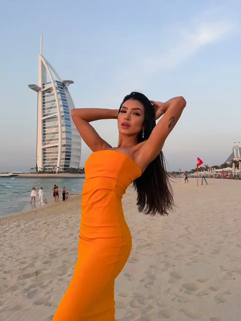Amalia escort in London