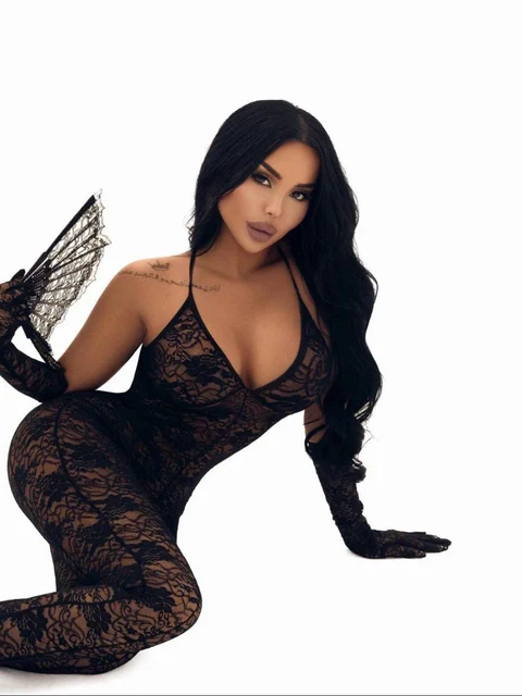 Amalia escort in London