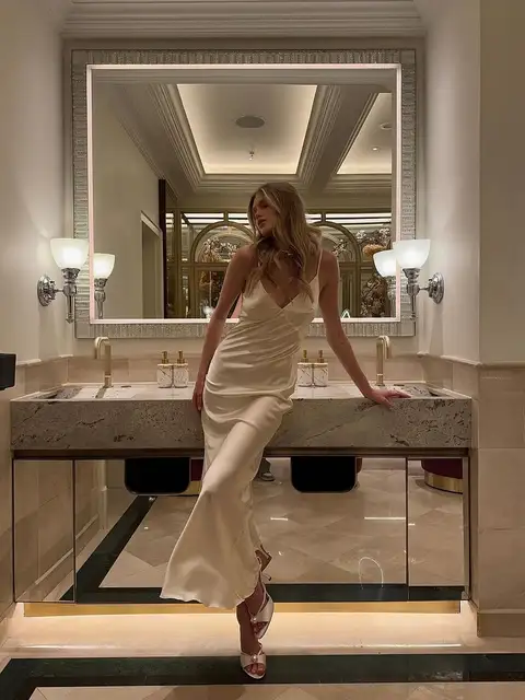 Caroline escort in London