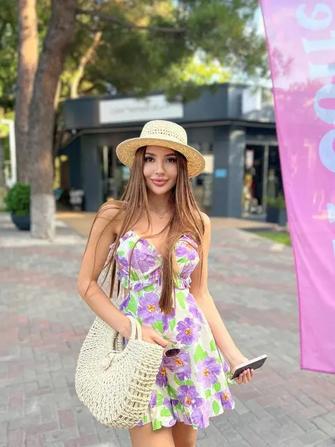 Courtney escort in London