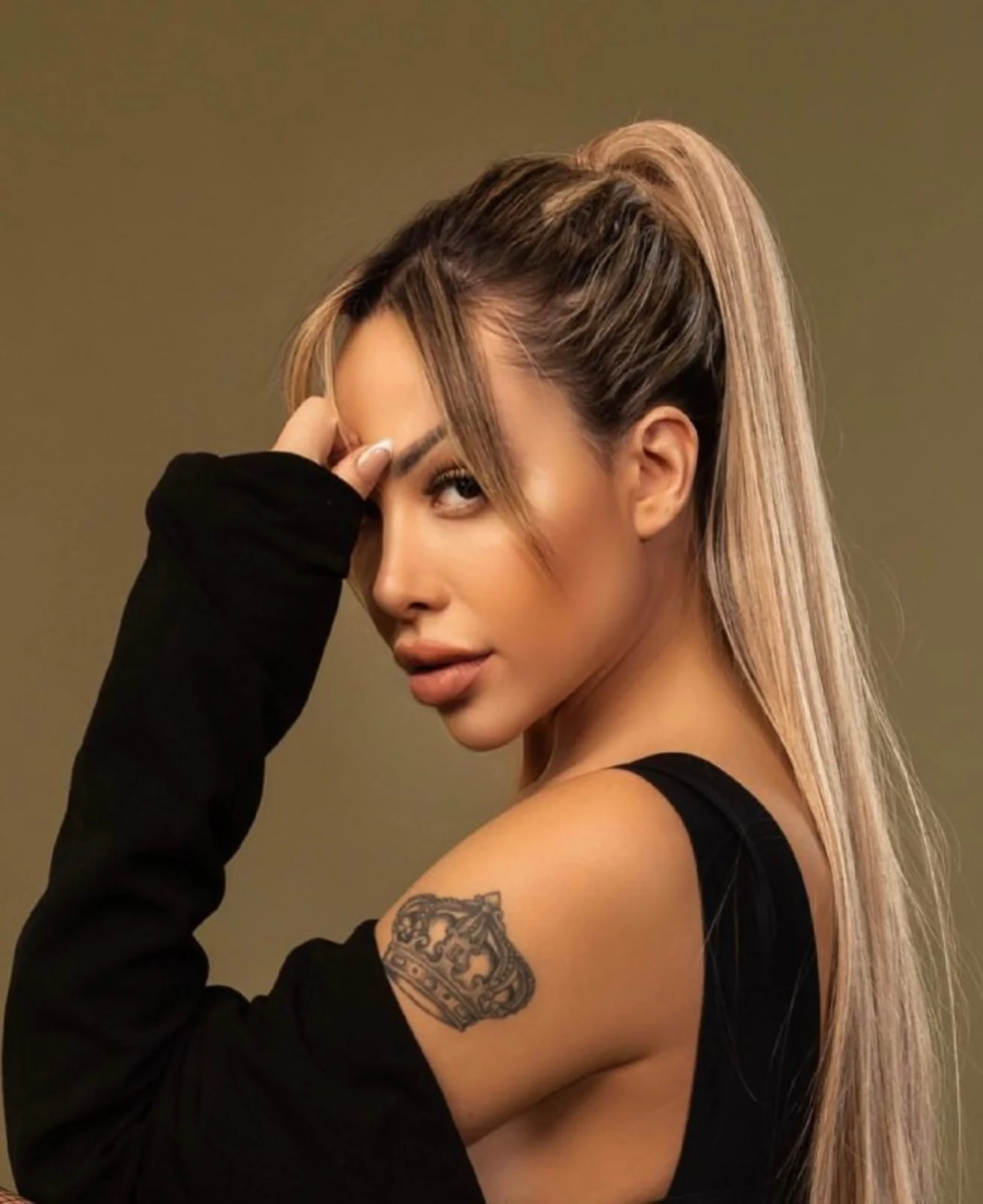 Dahlia escort in London