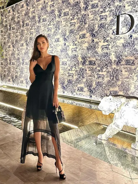 Dakota escort in London