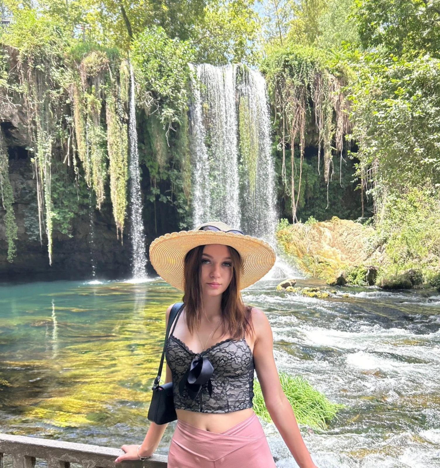 Darsy escort in London