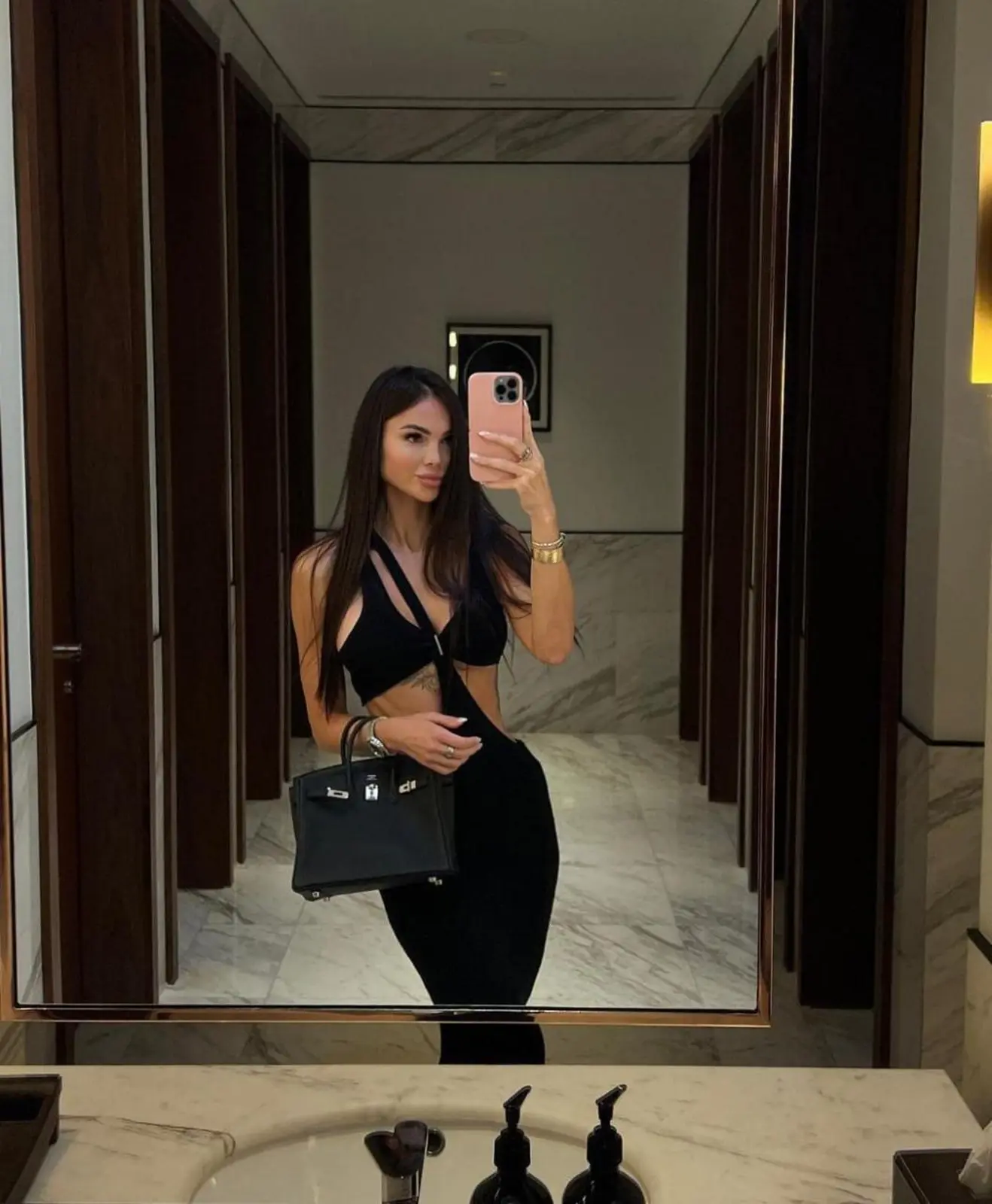 Eleanor escort in London