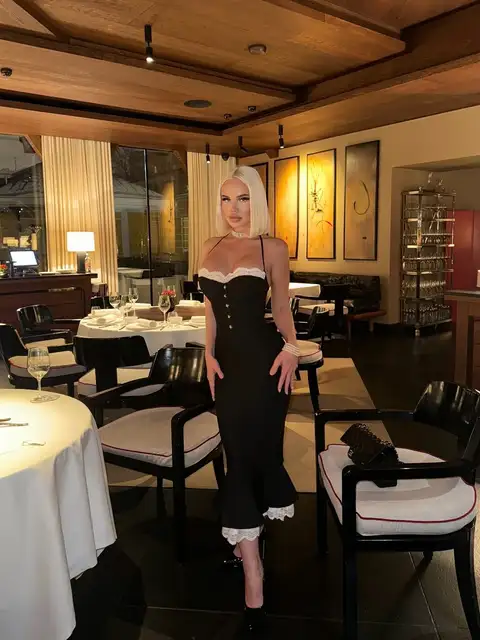 Eleanor escort in London