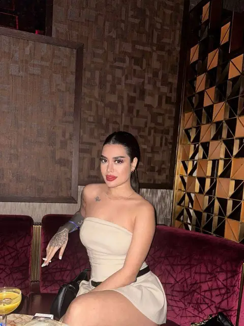 Elisa escort in London
