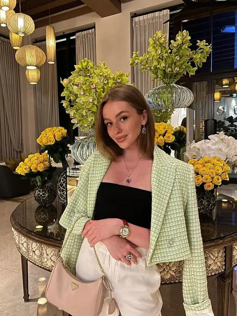 Emily escort in London