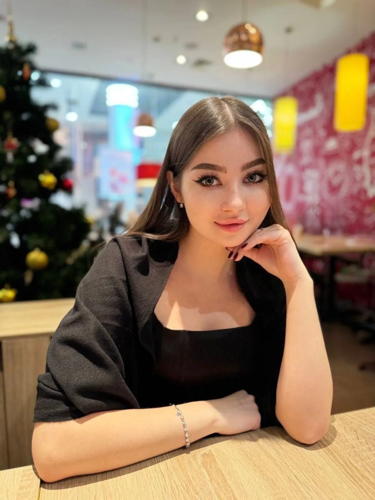 Faye escort in London