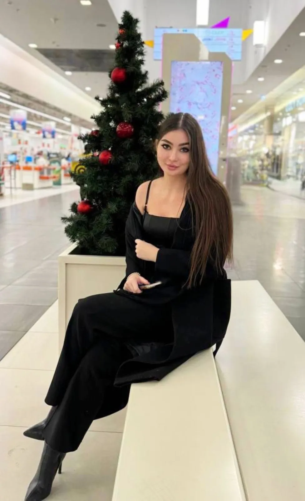 Faye escort in London