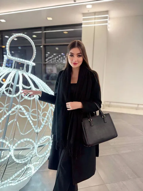Faye escort in London