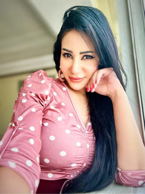 Immi escort in London