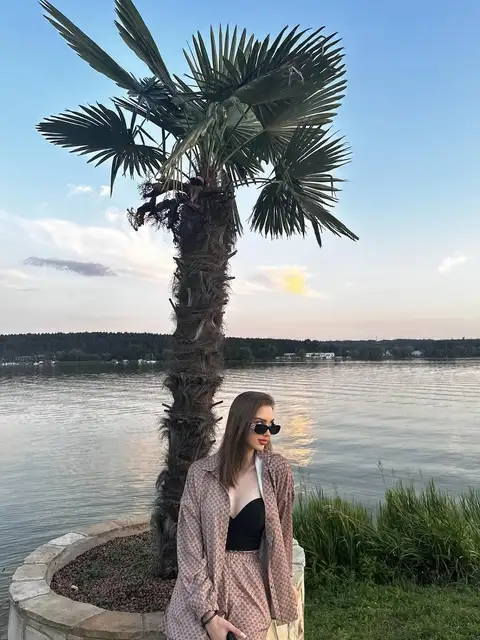 Isabella escort in London