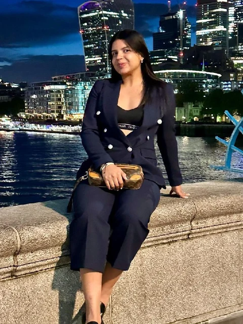 Isis escort in London
