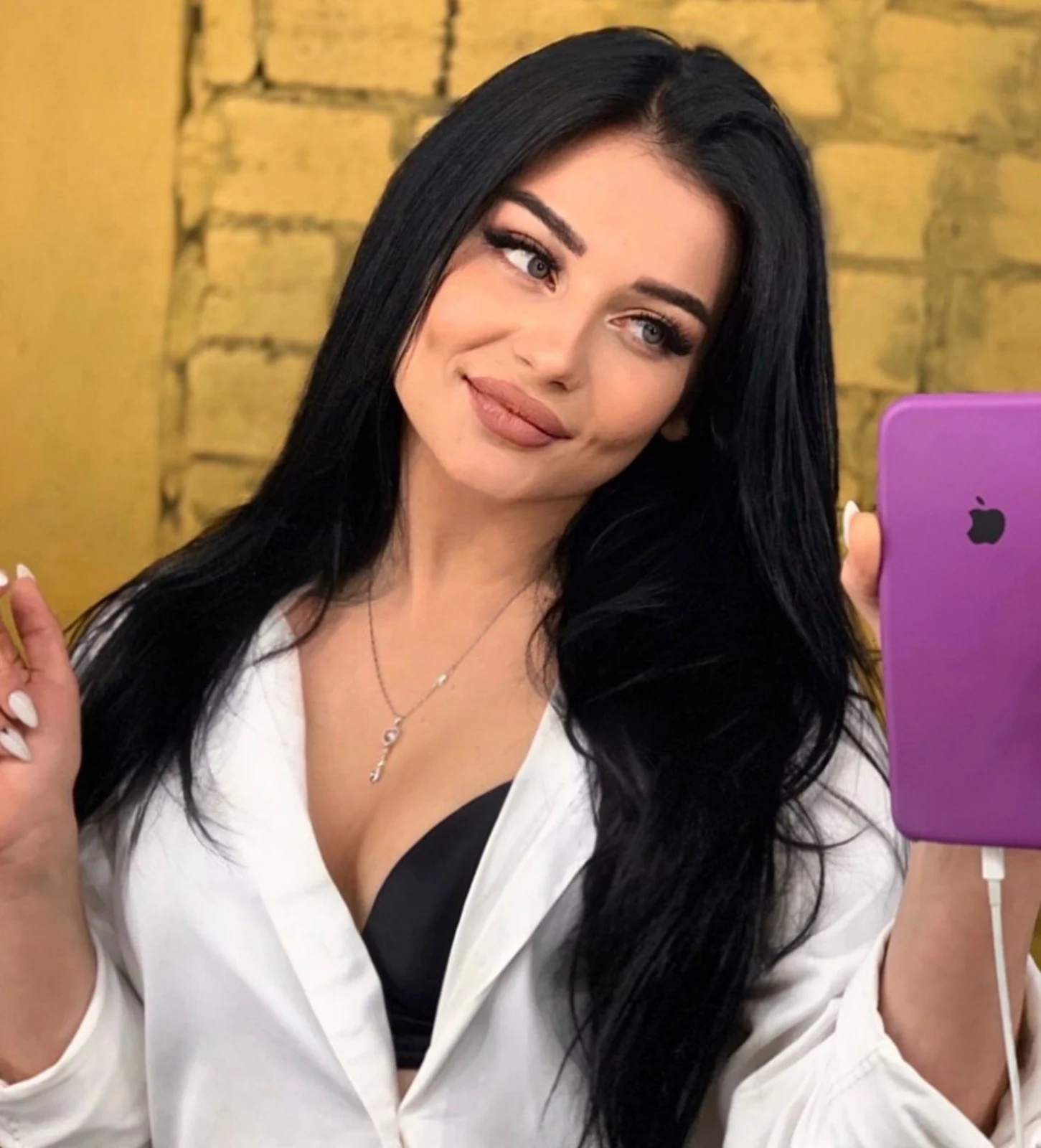 Janna escort in London