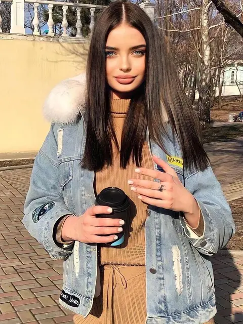 Kaitlyn escort in London