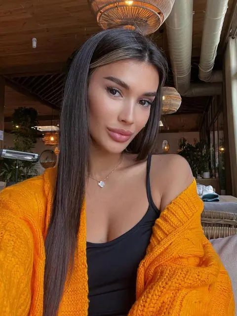 Katie escort in London