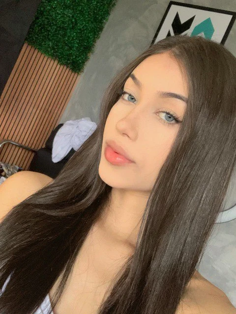 Malibu escort in London