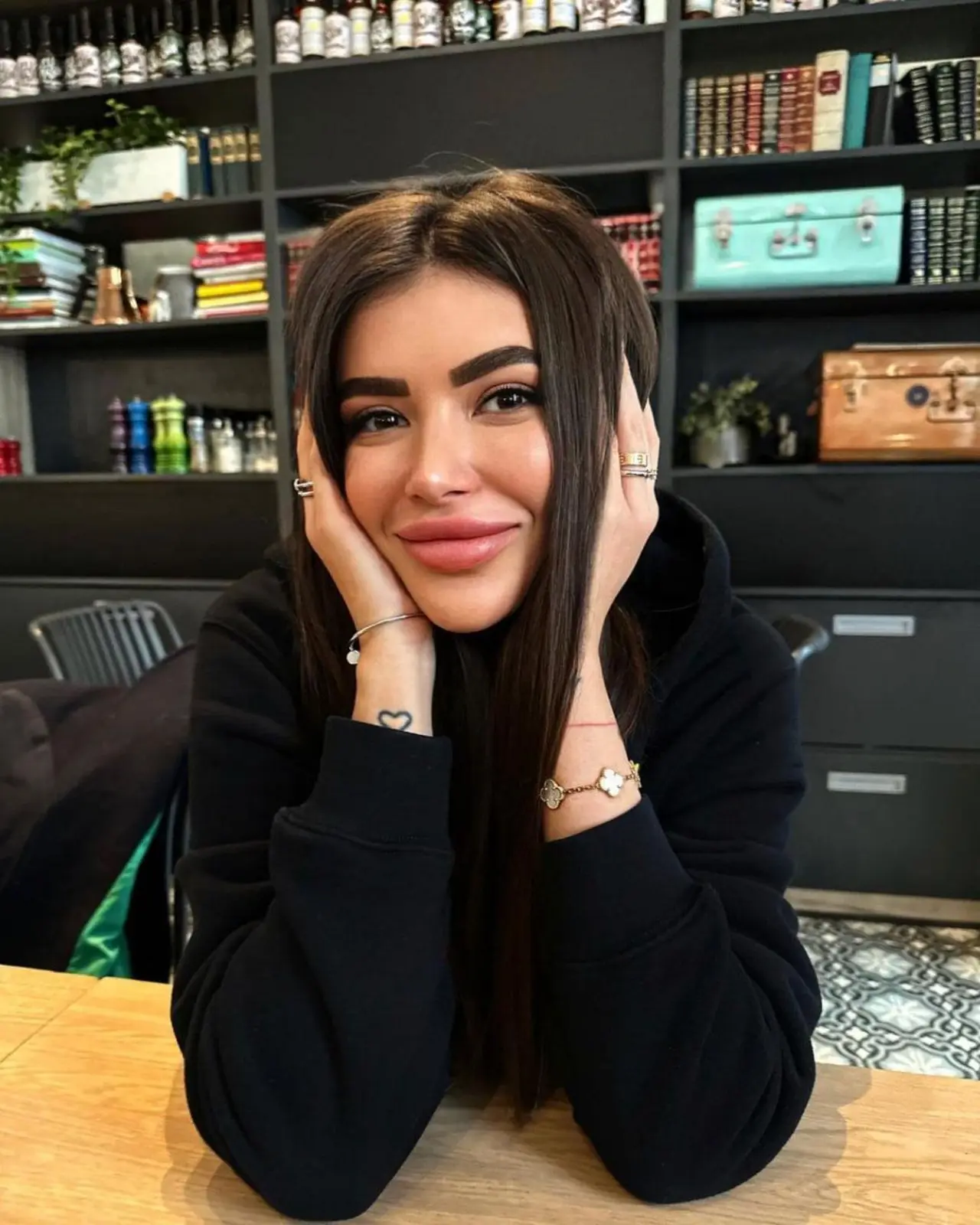 Margot escort in London