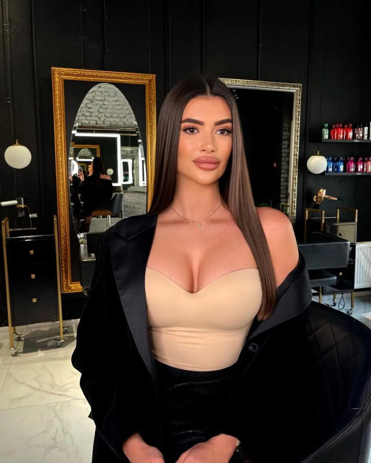 Margot escort in London