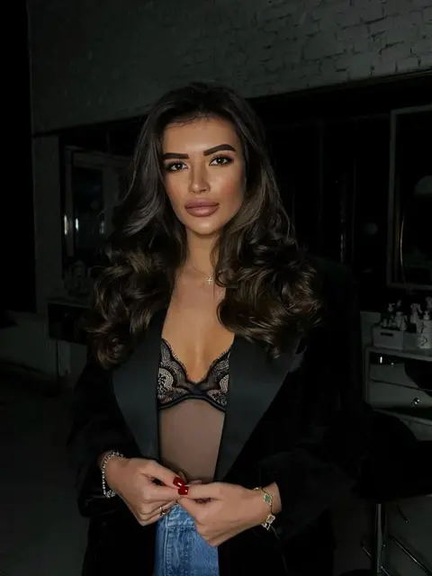 Margot escort in London