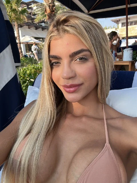 Milenna escort in London