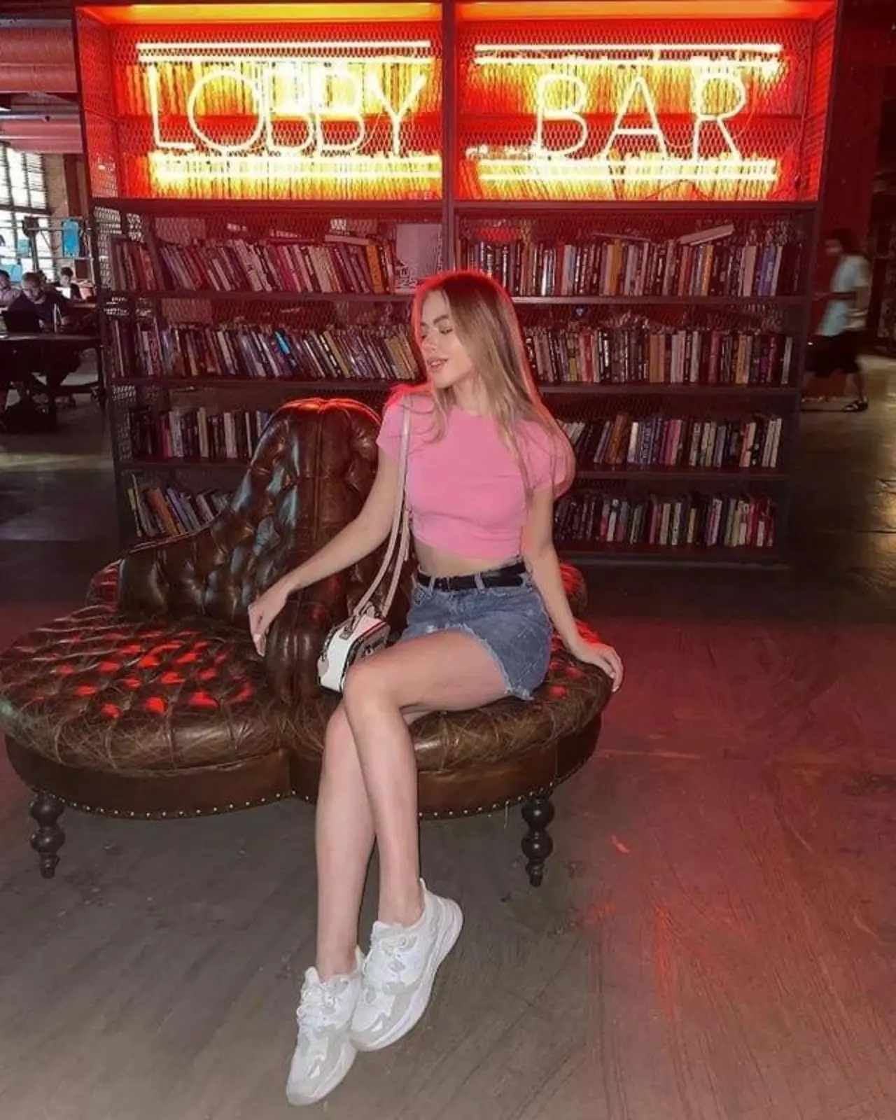 Naomi escort in London