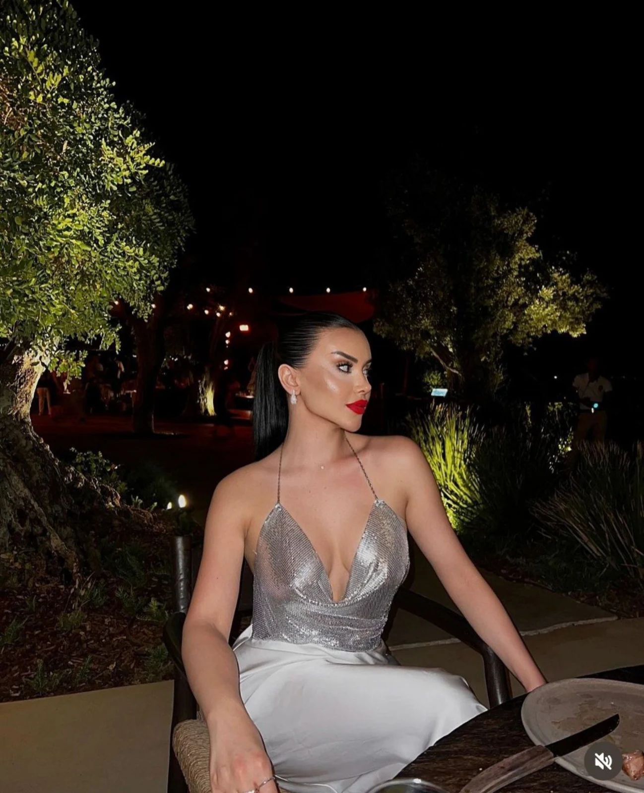 Nora escort in London