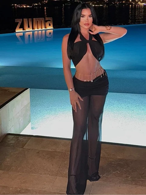 Nora escort in London