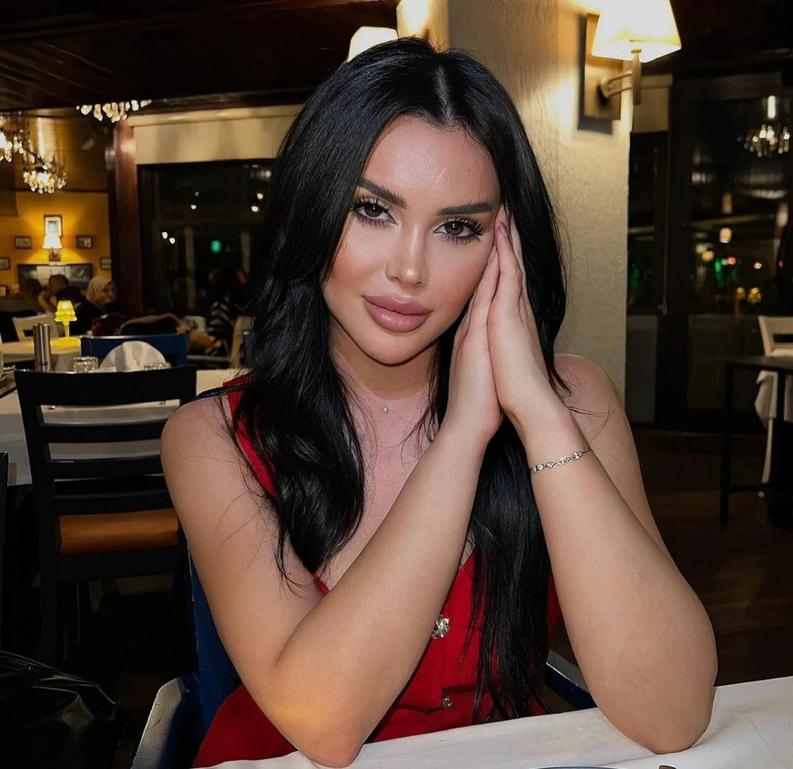Nora escort in London