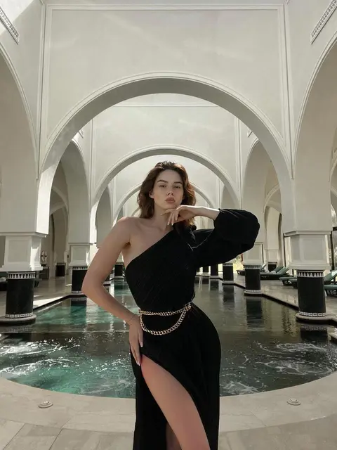 Ramona escort in London
