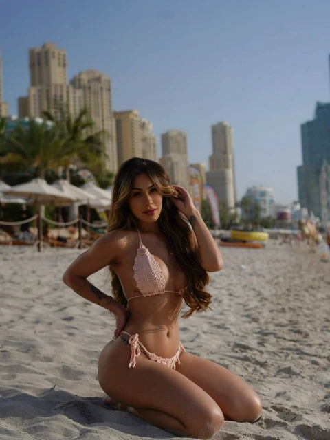 Selena escort in London