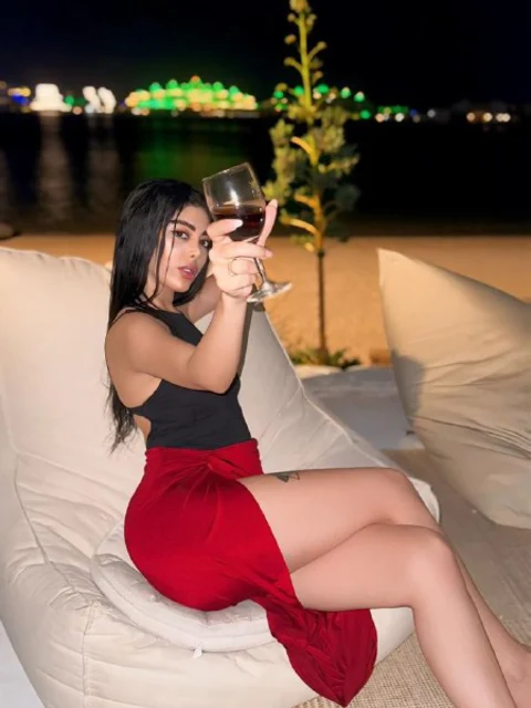 Shymi escort in London