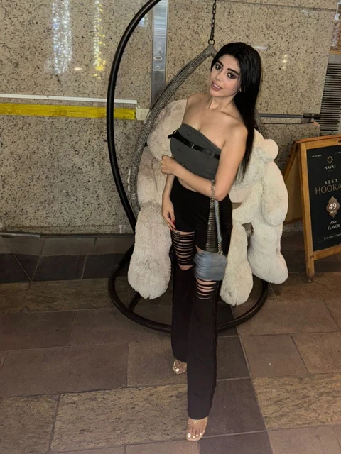 Shymi escort in London