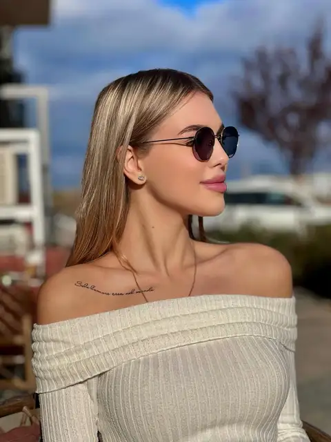 Sophia escort in London