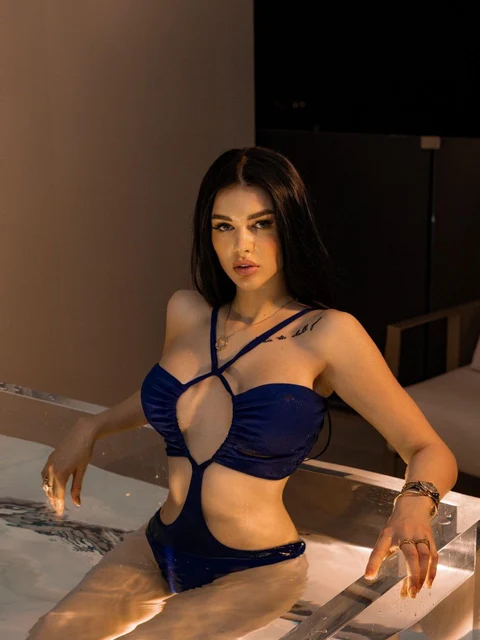 Vesta escort in London