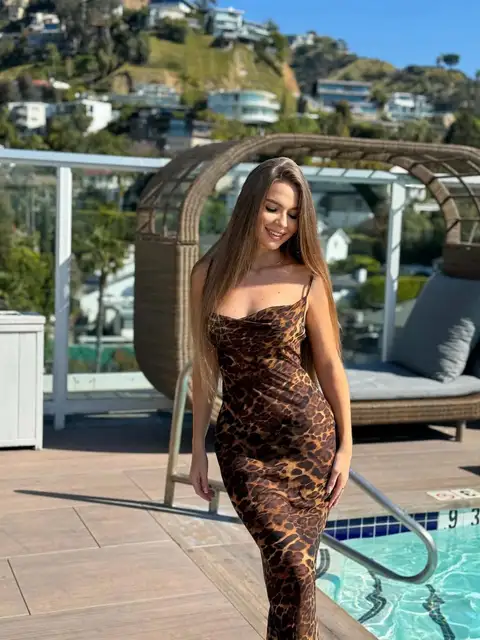 Victoria escort in London