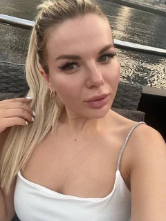 Vita escort in London