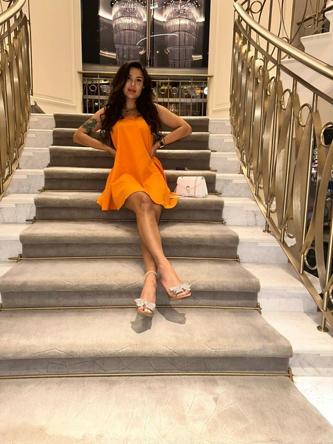 Yasmin escort in London