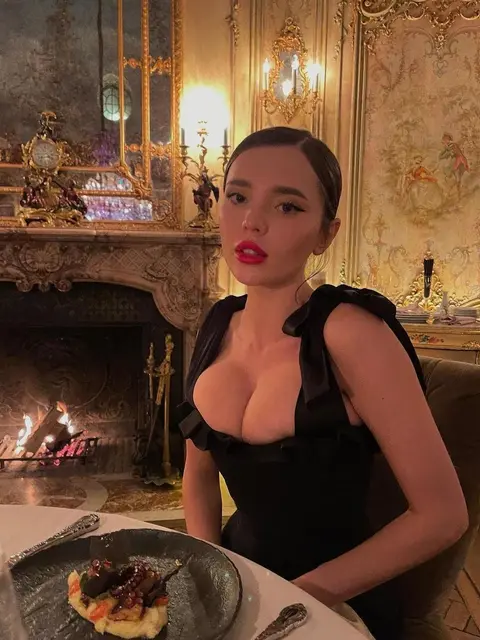 Zelda escort in London