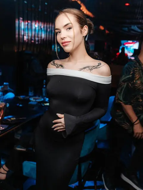 Zhenya escort in London
